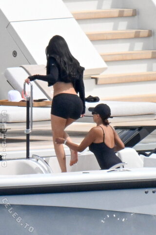 Kylie Jenner nude photo 56
