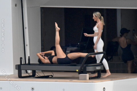 Kylie Jenner nude photo 54
