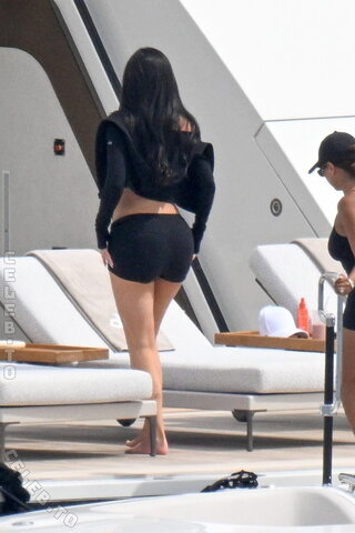 Kylie Jenner nude photo 42