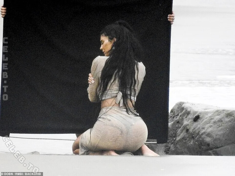 Kylie Jenner nude photo 2