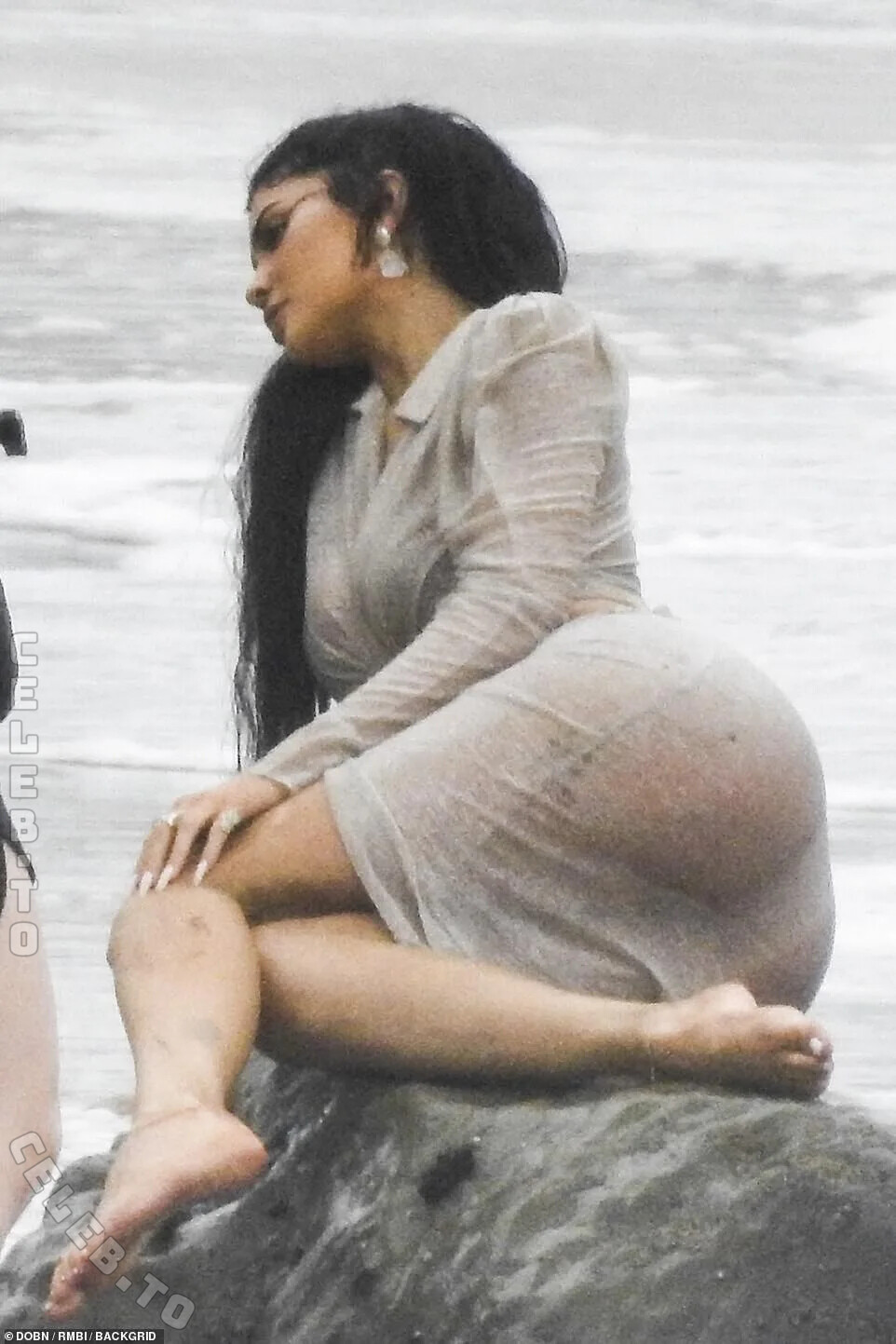 Kylie Jenner nude photo 8
