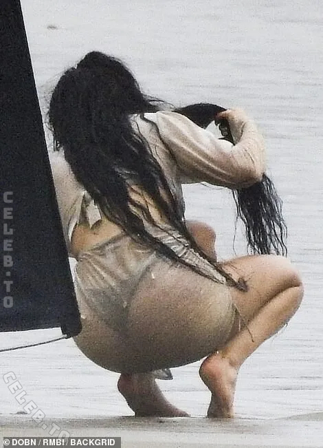 Kylie Jenner nude photo 15