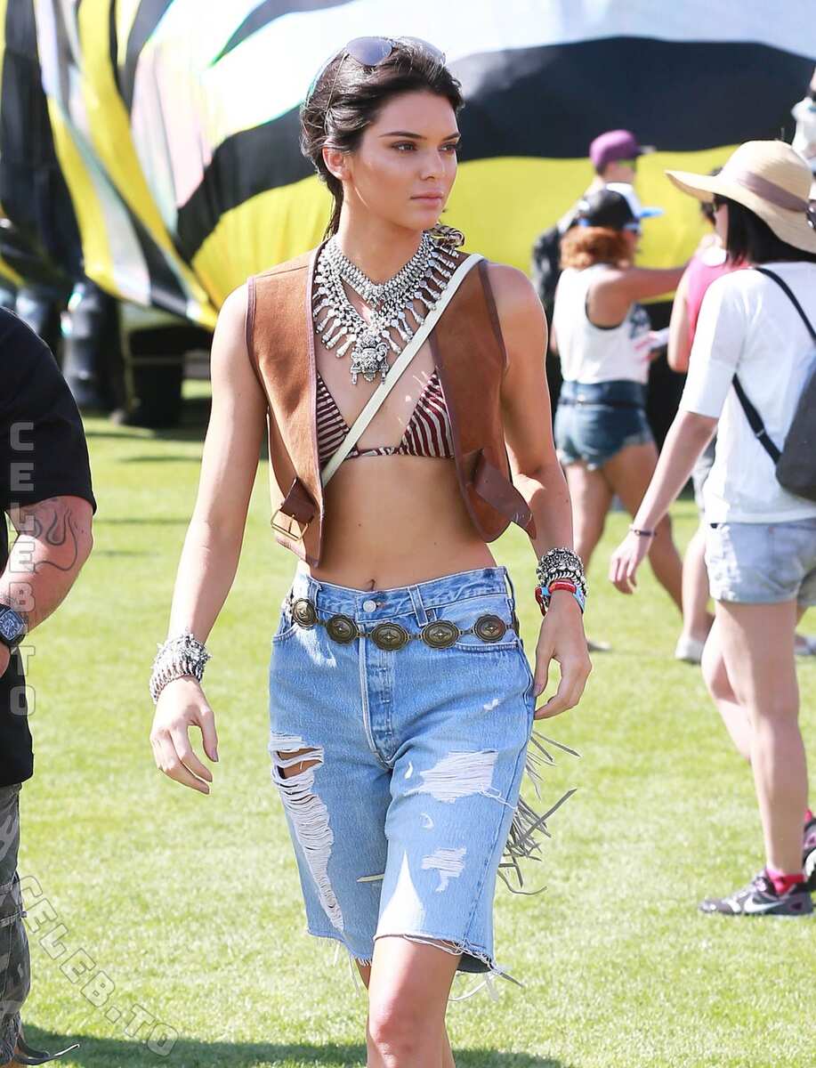 Kylie Jenner nude photo 6