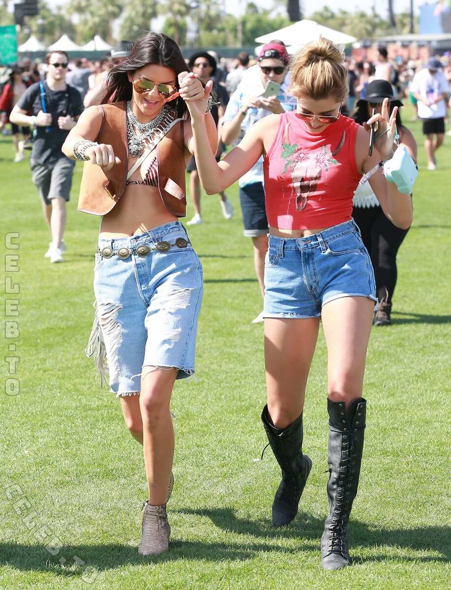 Kylie Jenner nude photo 9