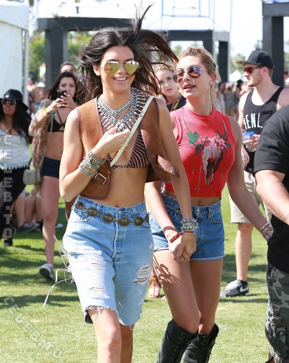 Kylie Jenner nude photo 12