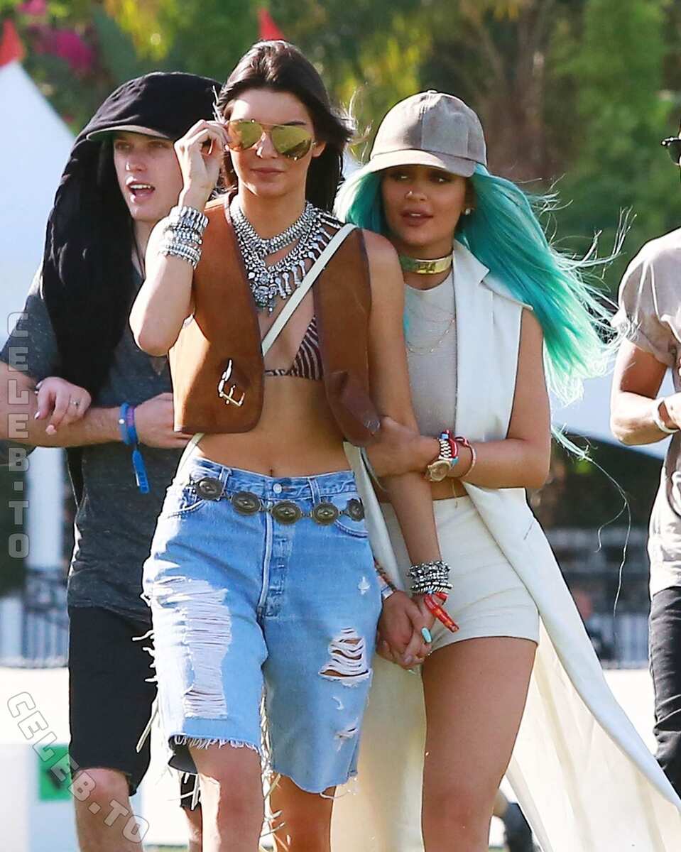Kylie Jenner nude photo 15