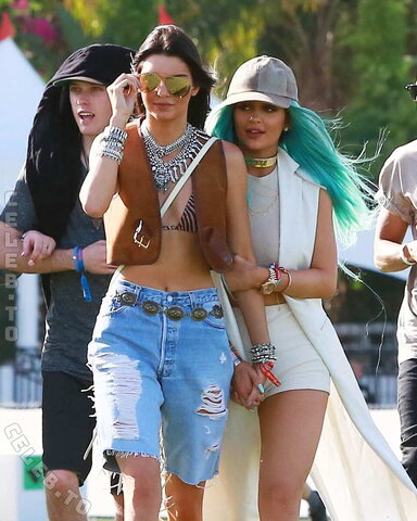 Kylie Jenner nude photo 8