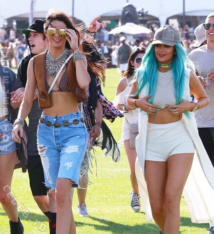 Kylie Jenner nude photo 6