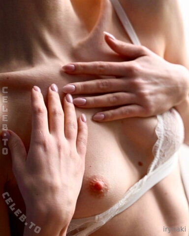 Kyoxkiai nude photo 11