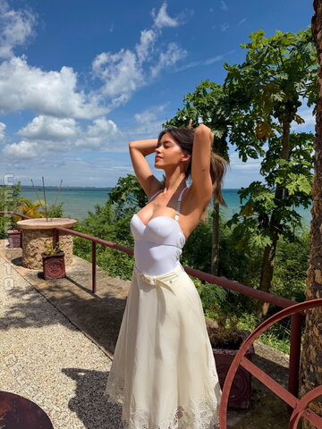 Léa Elui Sexy (6 photos)