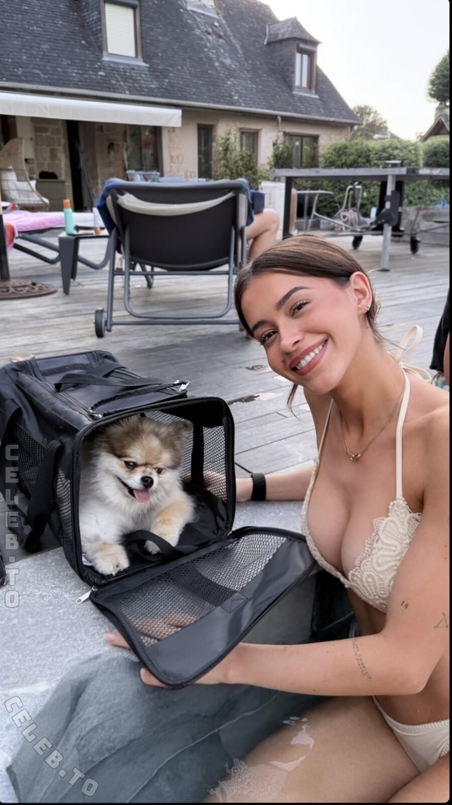 Léa Elui nude photo 2
