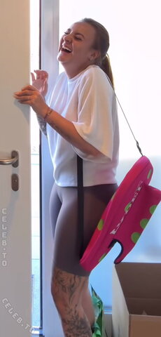 Laberrhababer Sarah nude photo 9