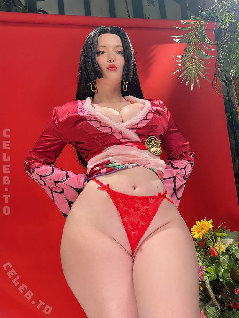 Lada Lyumos nude photo 12