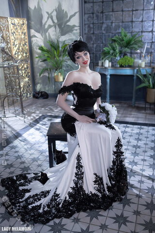 Lady Melamori New (21 photos)