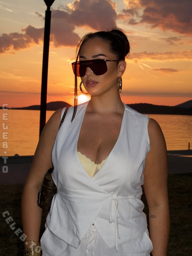 Laetitiaconstantina nude photo 3