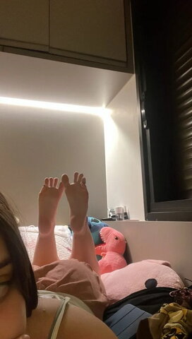 Lala feet nude photo 2