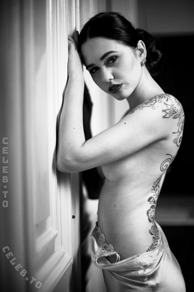 Lamacra nude photo 8