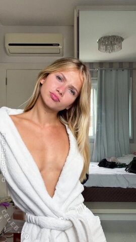Lana Negrini – New network finds 👙