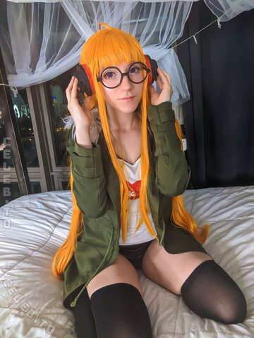 Lana Rain – Source: Please, Log in or Register to view URLs content!