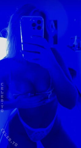 Lara-Charlottee nude photo 2