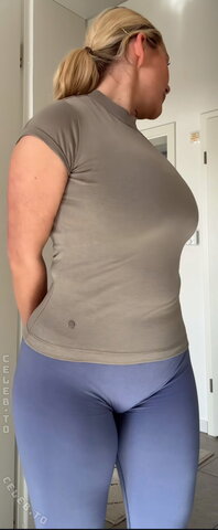 Lara Esser nude photo 11
