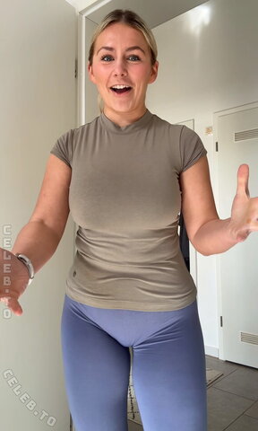 Lara Esser nude photo 9