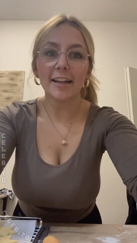 Lara Esser photo 6