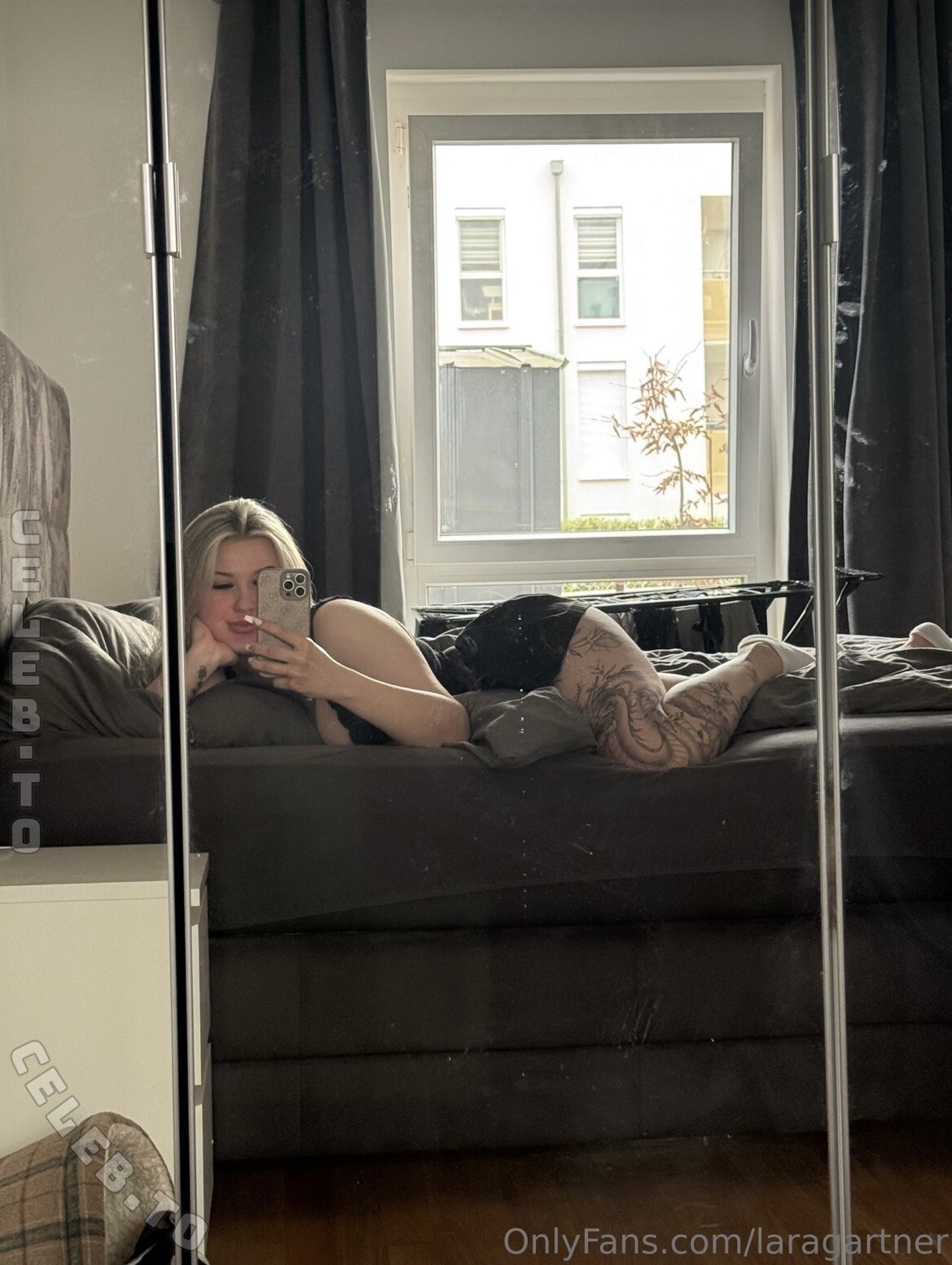 Lara Gartner nude photo 2