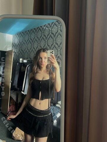 Lara Kimpel nude photo 14