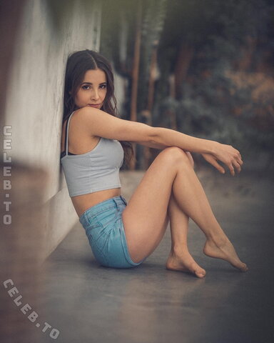 Lara Kimpel nude photo 22