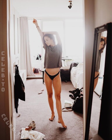 Lara Kimpel nude photo 12