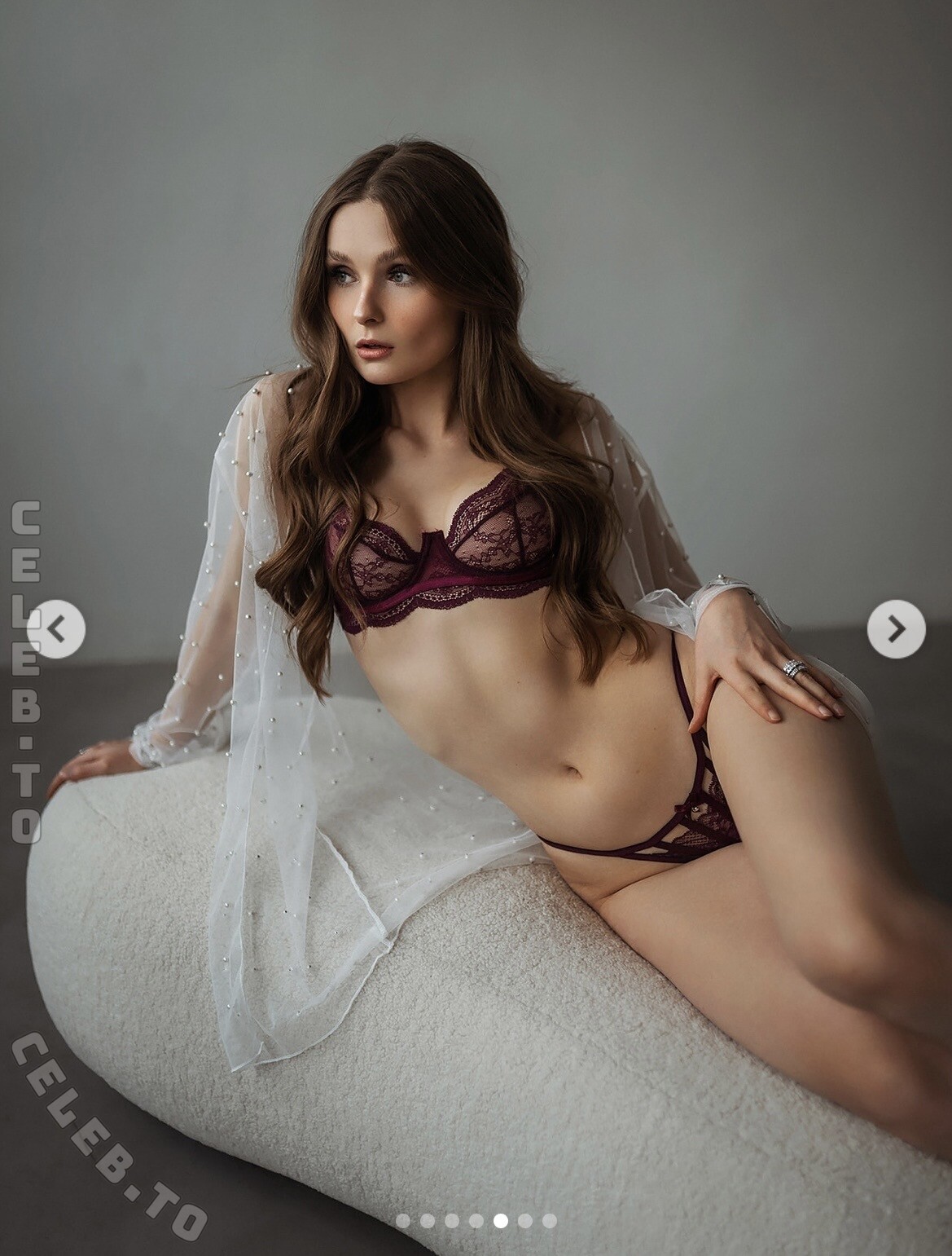 Lara Oster nude photo 5