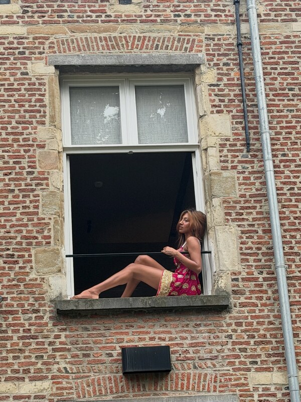 LARA RAJ nude photo 3