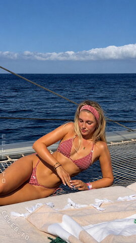 Lara Spengler Sexy (1 photo)