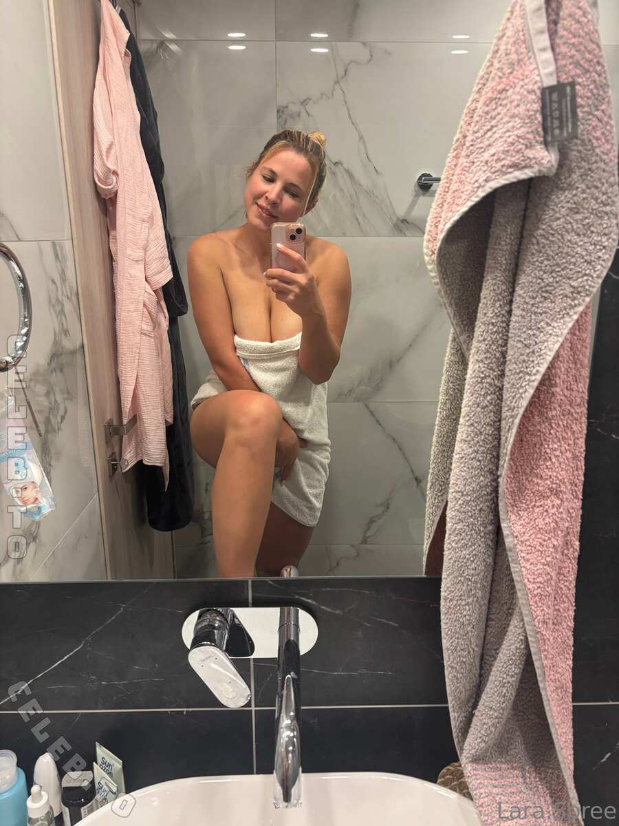 Lara Spree nude photo 14
