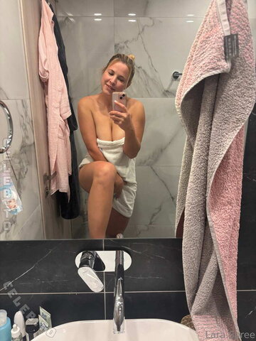 Lara Spree nude photo 9