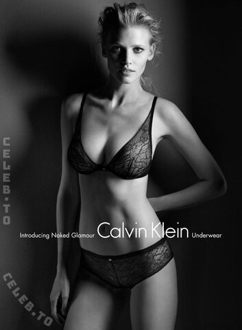 Lara Stone nude photo 7