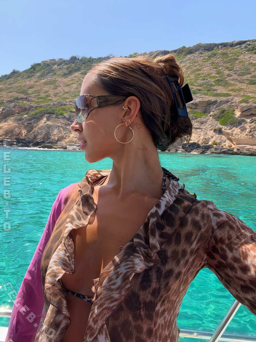 Lara Tepper nude photo 4