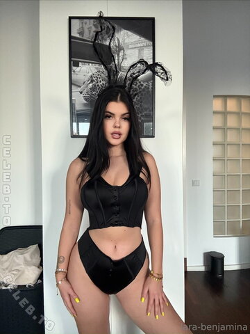 Lara Winter – wanna play with a Bunny? 😈