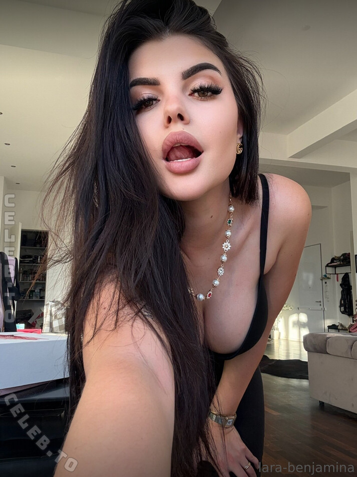Lara Winter nude photo 1