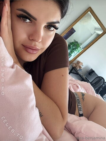 Lara Winter photo 3