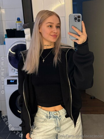 Laracassie nude photo 26