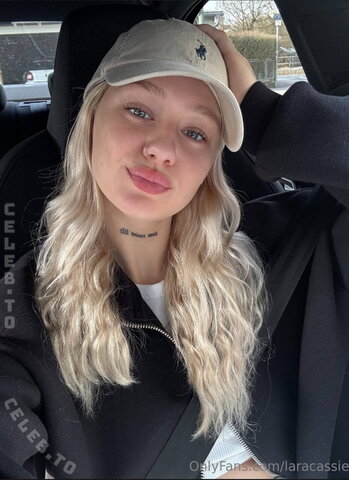 Laracassie nude photo 21