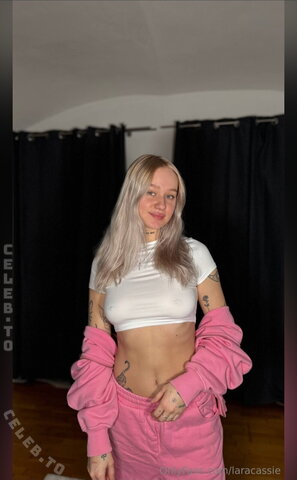 Laracassie nude photo 17