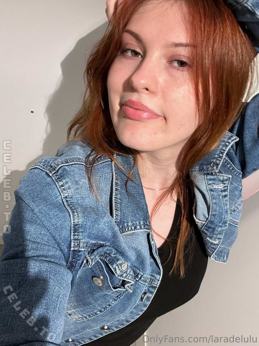 LaraDeLulu nude photo 19