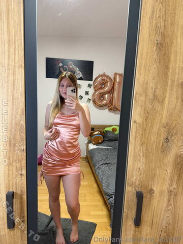 LaraDeLulu nude photo 32