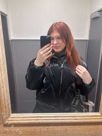 LaraDeLulu nude photo 29