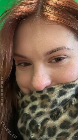 LaraDeLulu nude photo 21