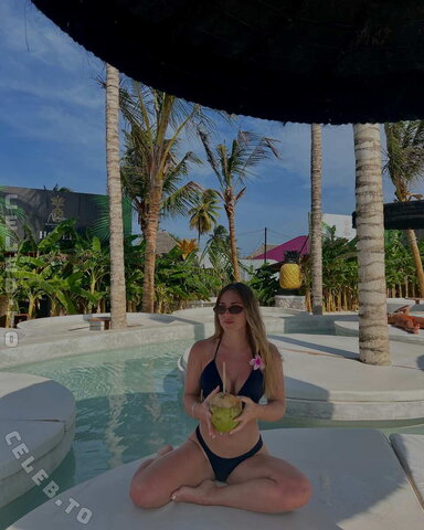lara.gbdt nude photo 18
