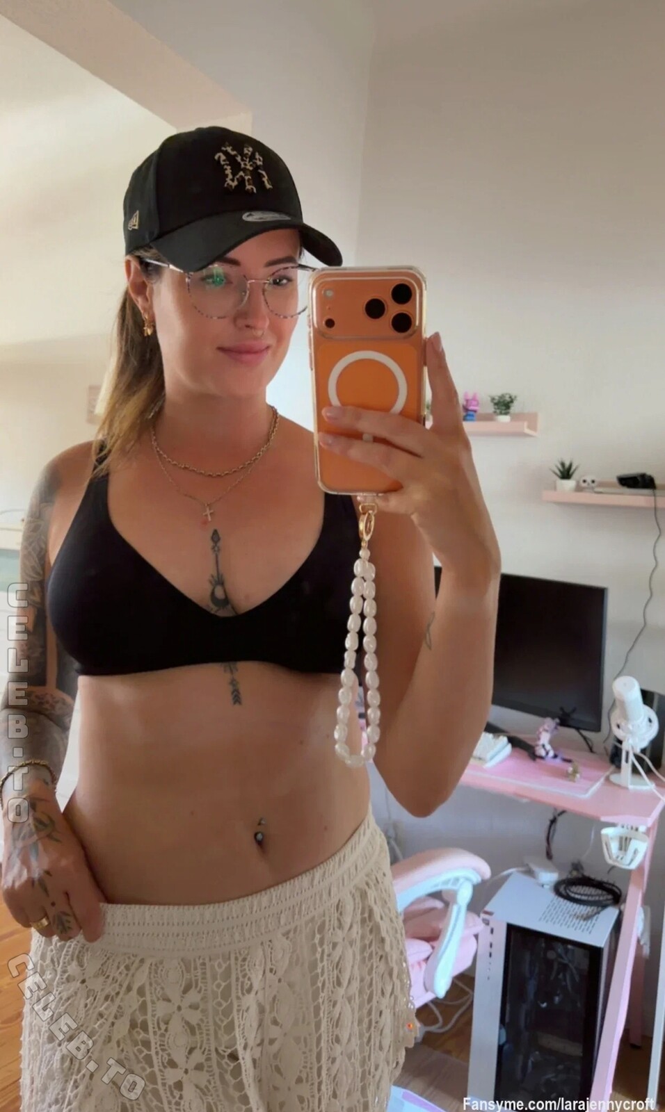 larajennycroft nude photo 2